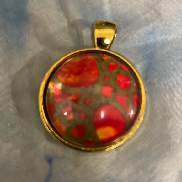 Handmade Jewelry Round Goldtone Setting w Alcohol Ink Art Under Domed Glass - Picture 1 of 4